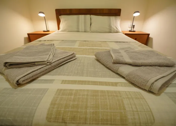 New Apartment Near Holiday Inn