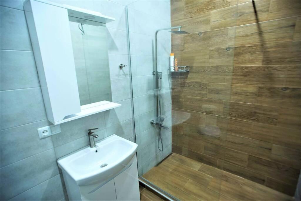 New Near Daire Tiflis